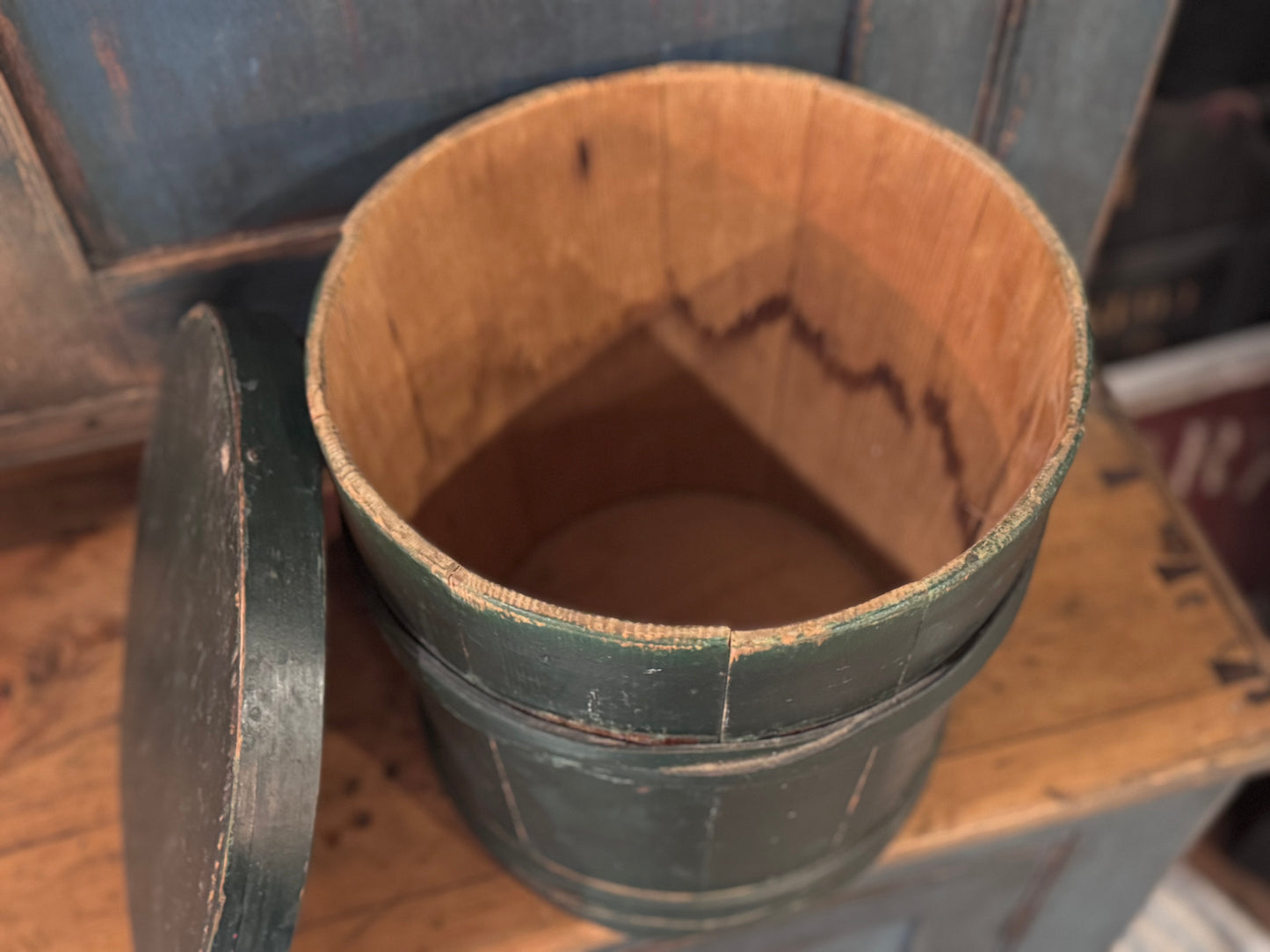 Beautiful Green Shaker Bucket w/Lid