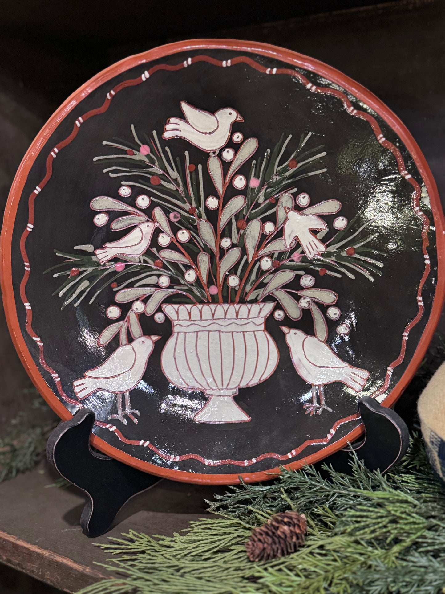 Red Oaks 10” Doves Urn Plate Winter