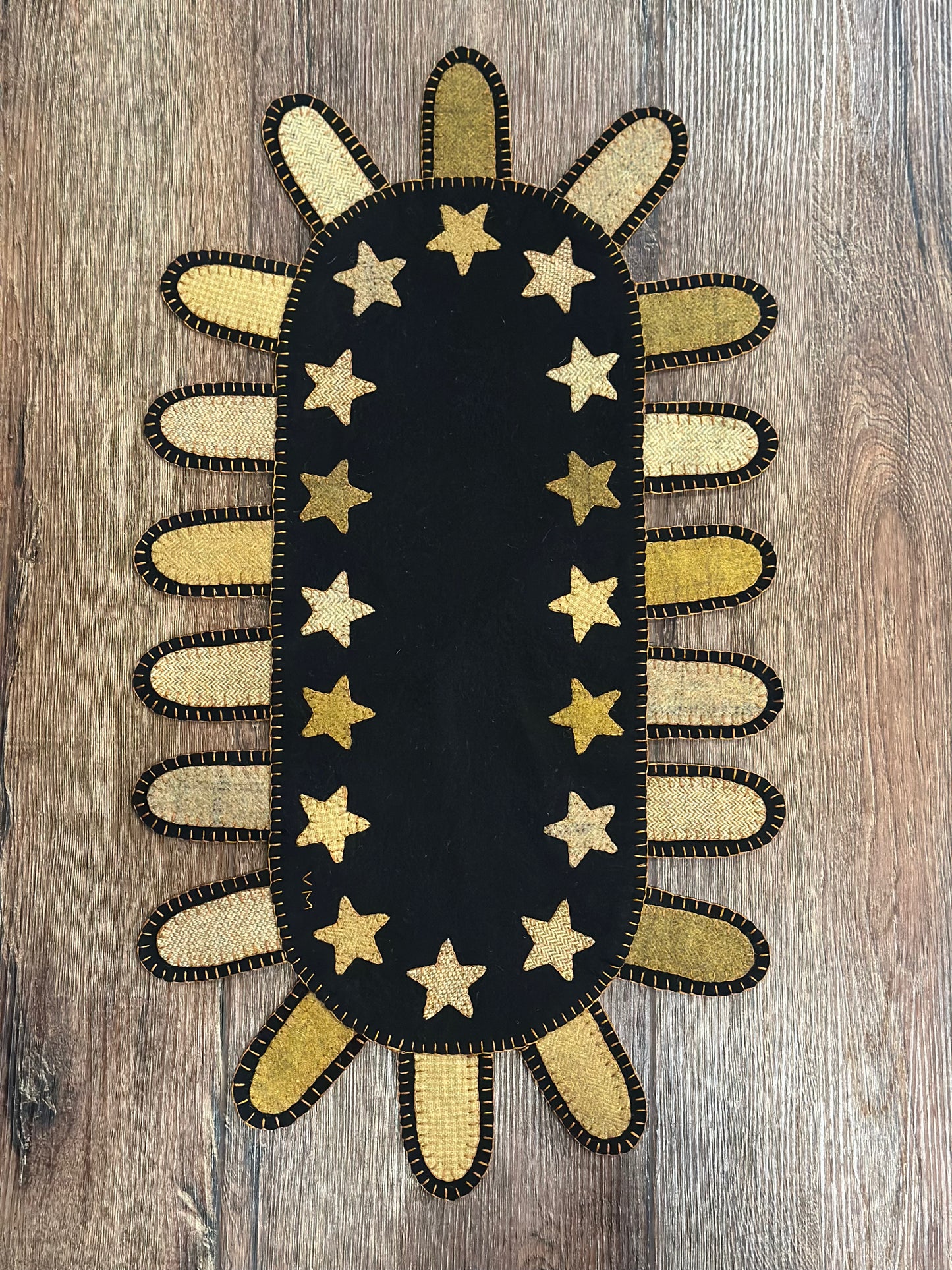 Handmade Wool Penny & Appliqué Runners