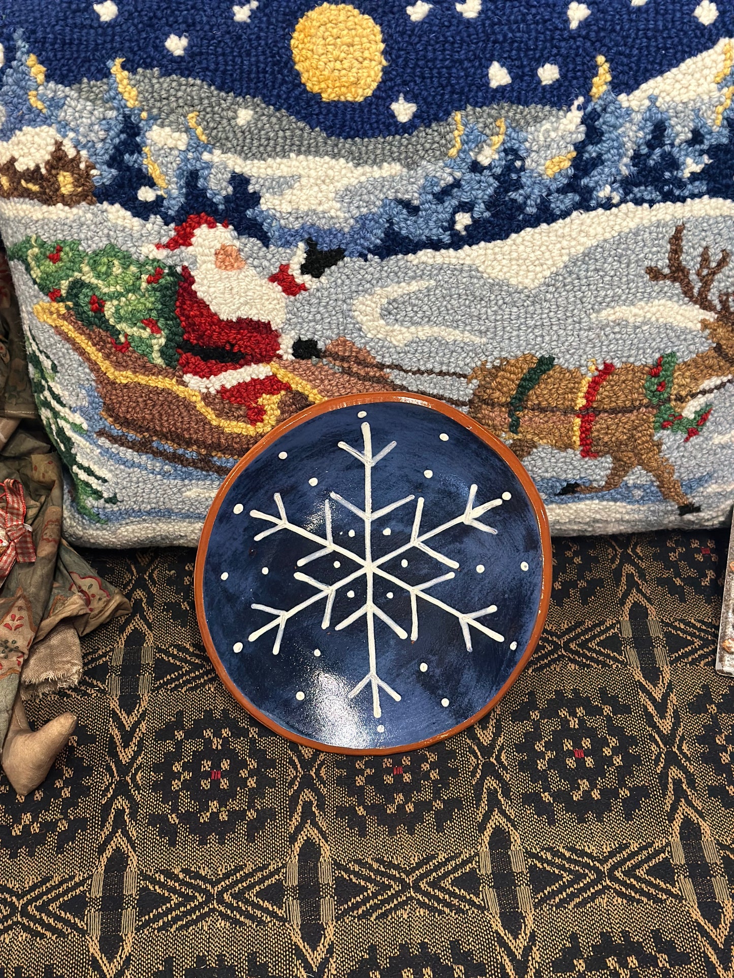 Red Oaks Snowflake Plates Winter