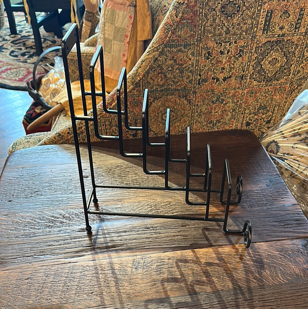 Black Iron 8 Plate Stand