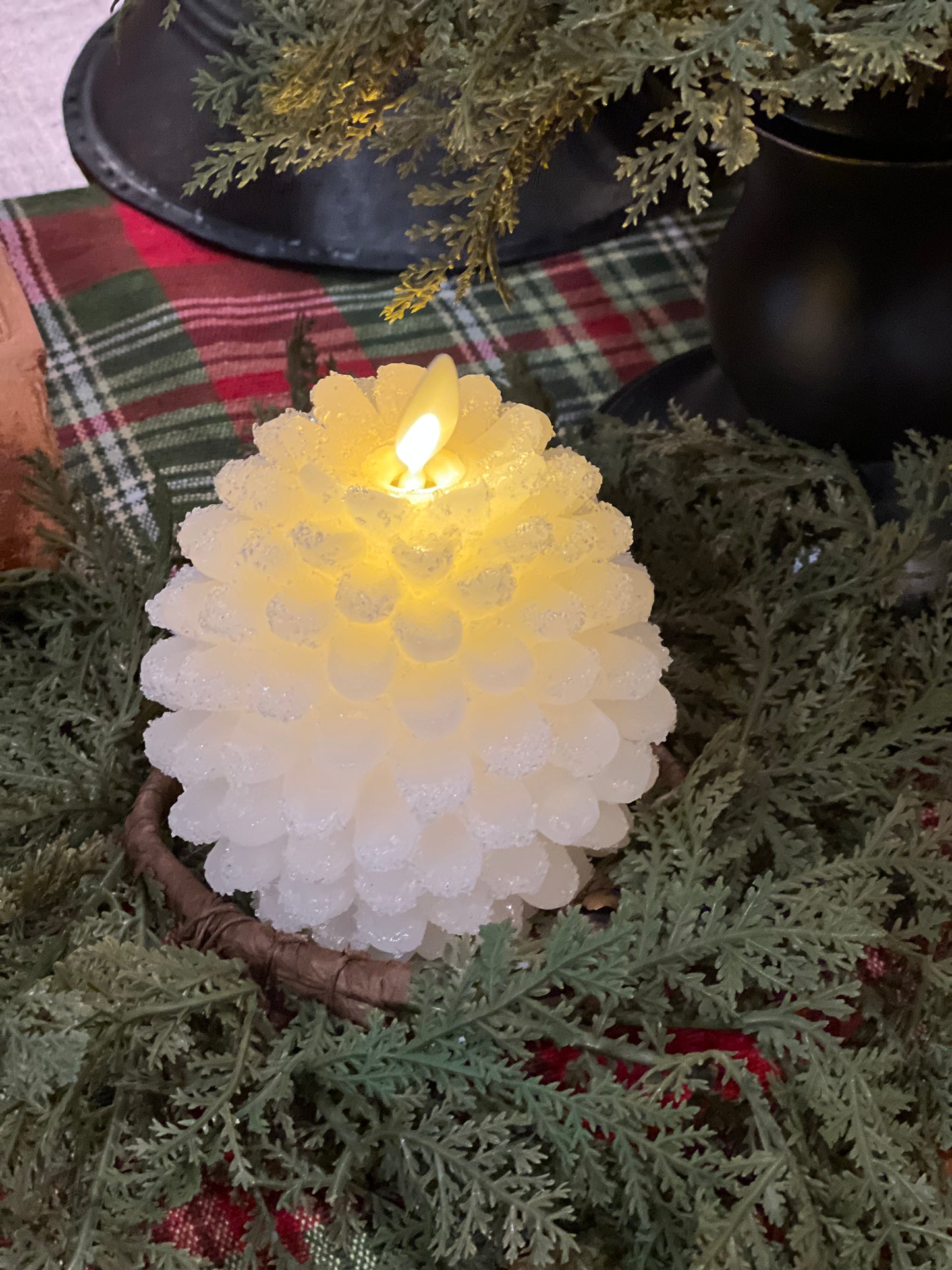 Pine Cone Luminara Winter