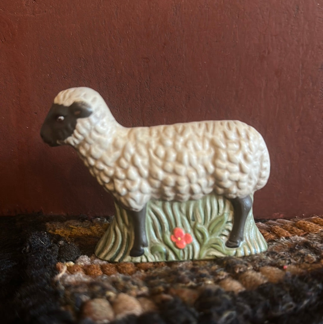 Stone Ridge Chalkware Black Face Sheep Spring