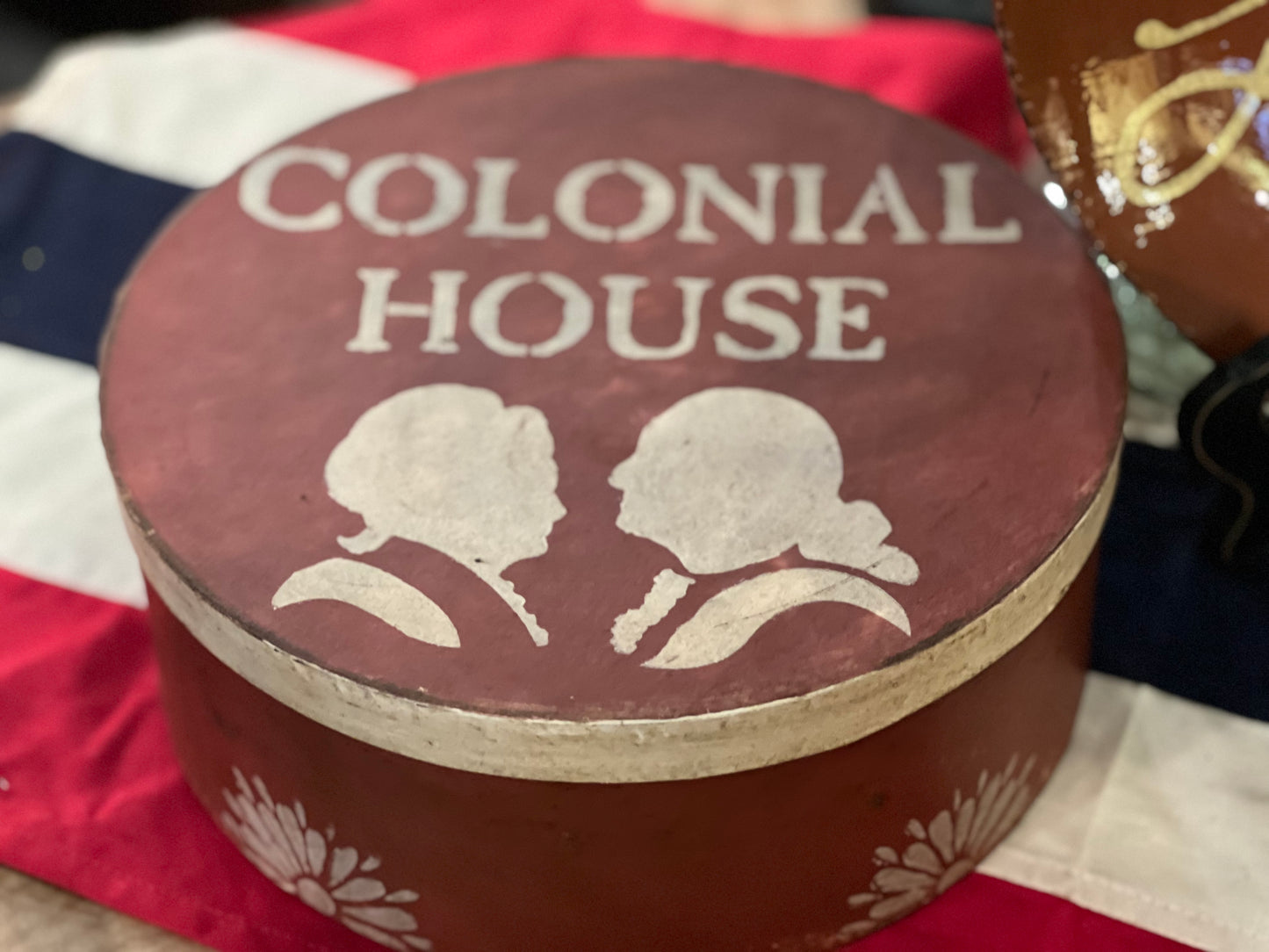 Colonial House Paper-mâché Box