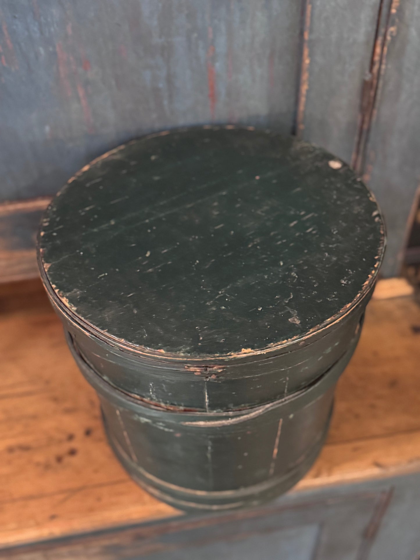 Beautiful Green Shaker Bucket w/Lid