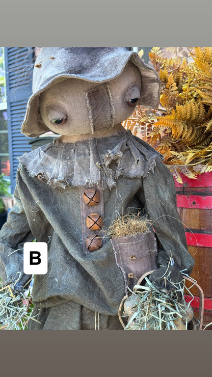 2 Chics Large Scarecrows