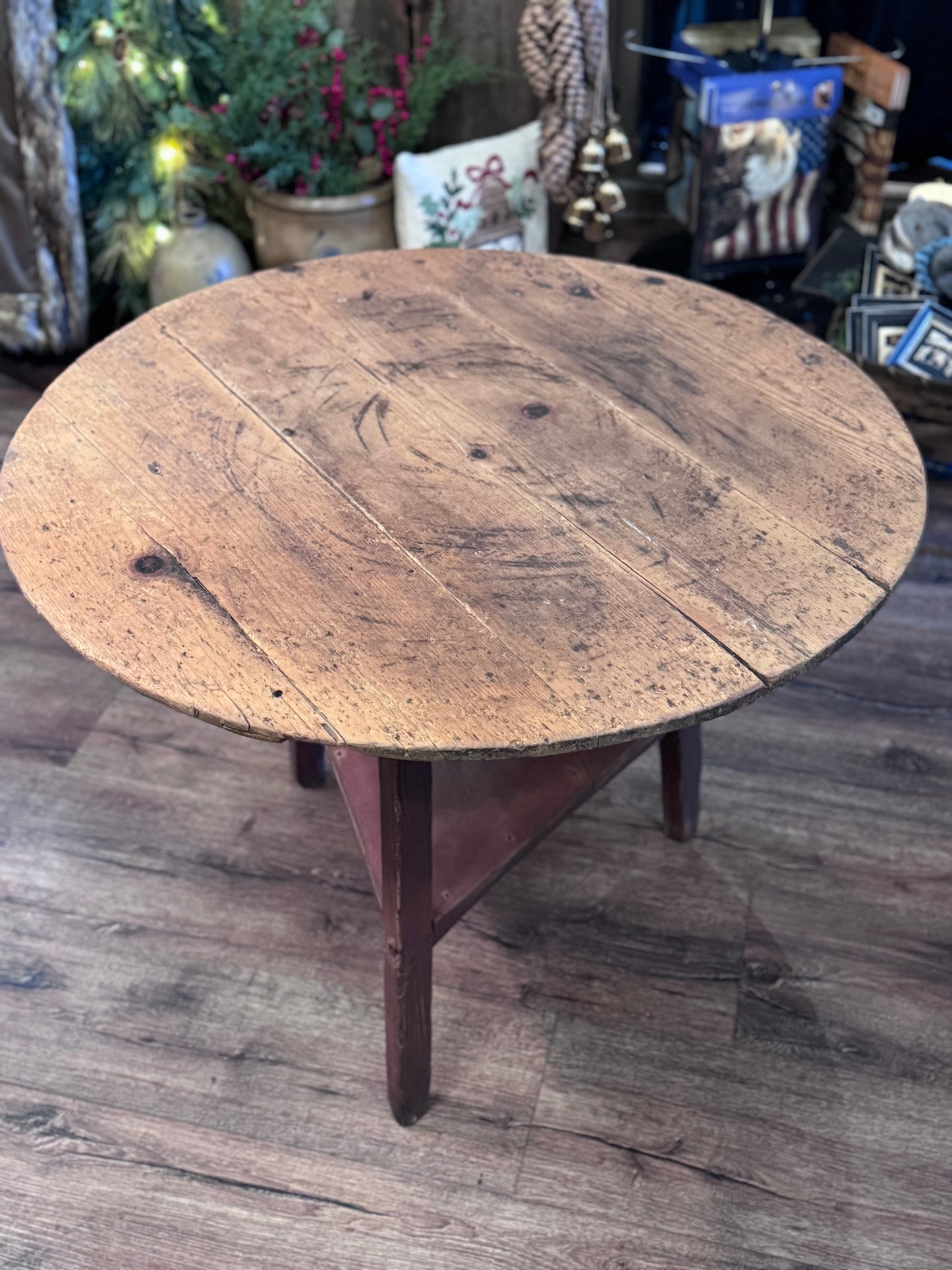 Round Cricket Table