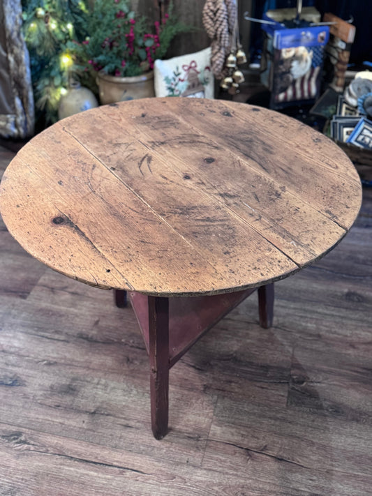 Round Cricket Table