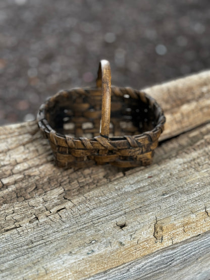 Primitive Mini Key Basket