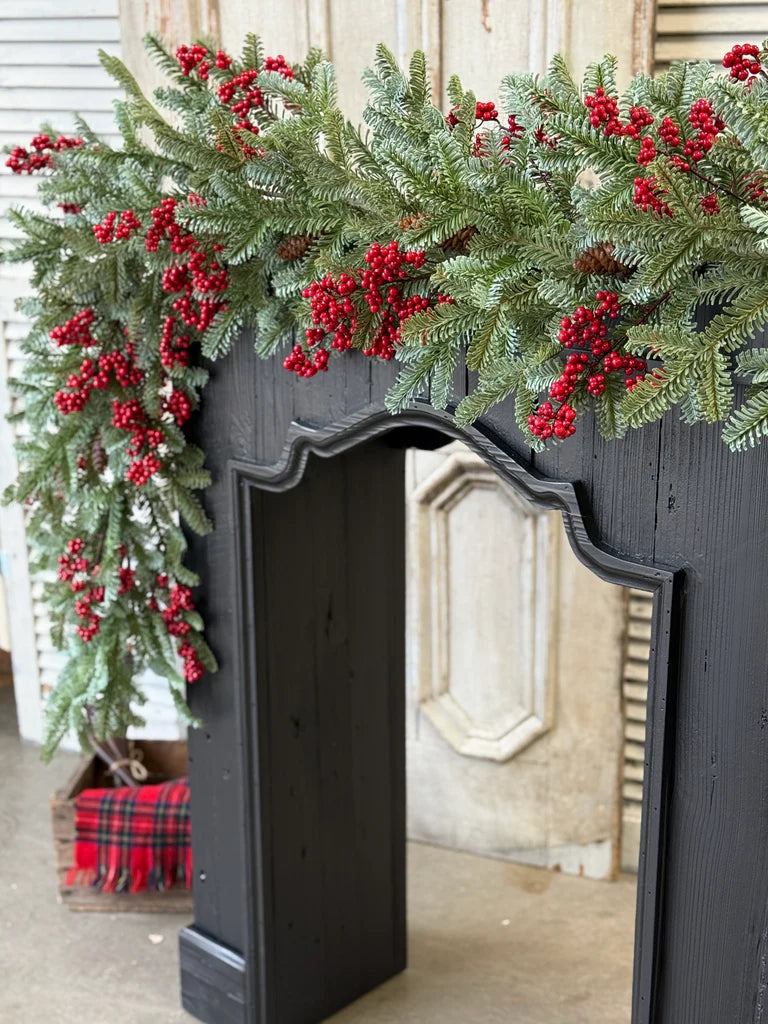 Spruce w/Red Berry Collection Winter