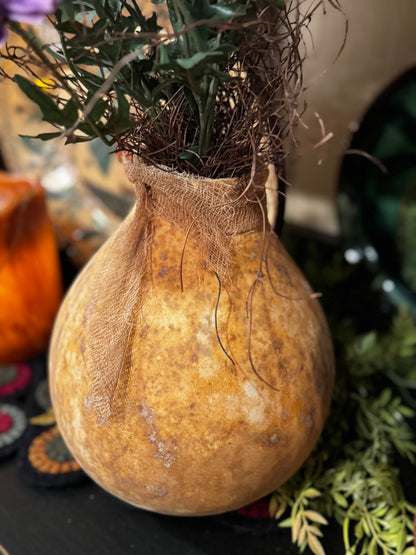 Primitive Gourd w/Fowers