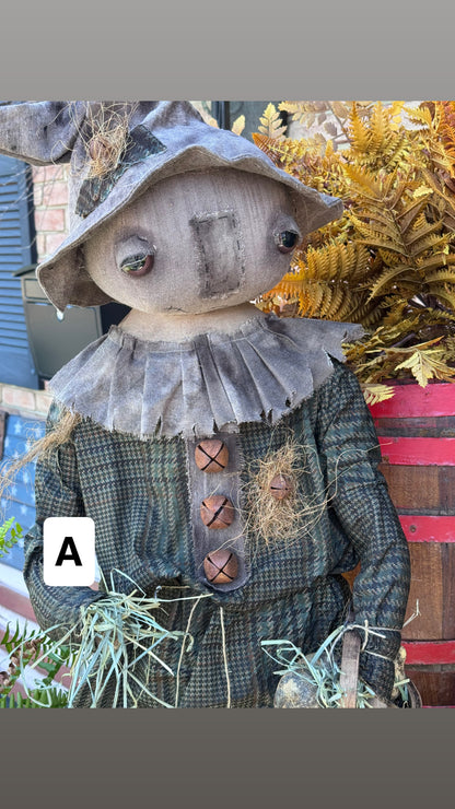 2 Chics Large Scarecrows
