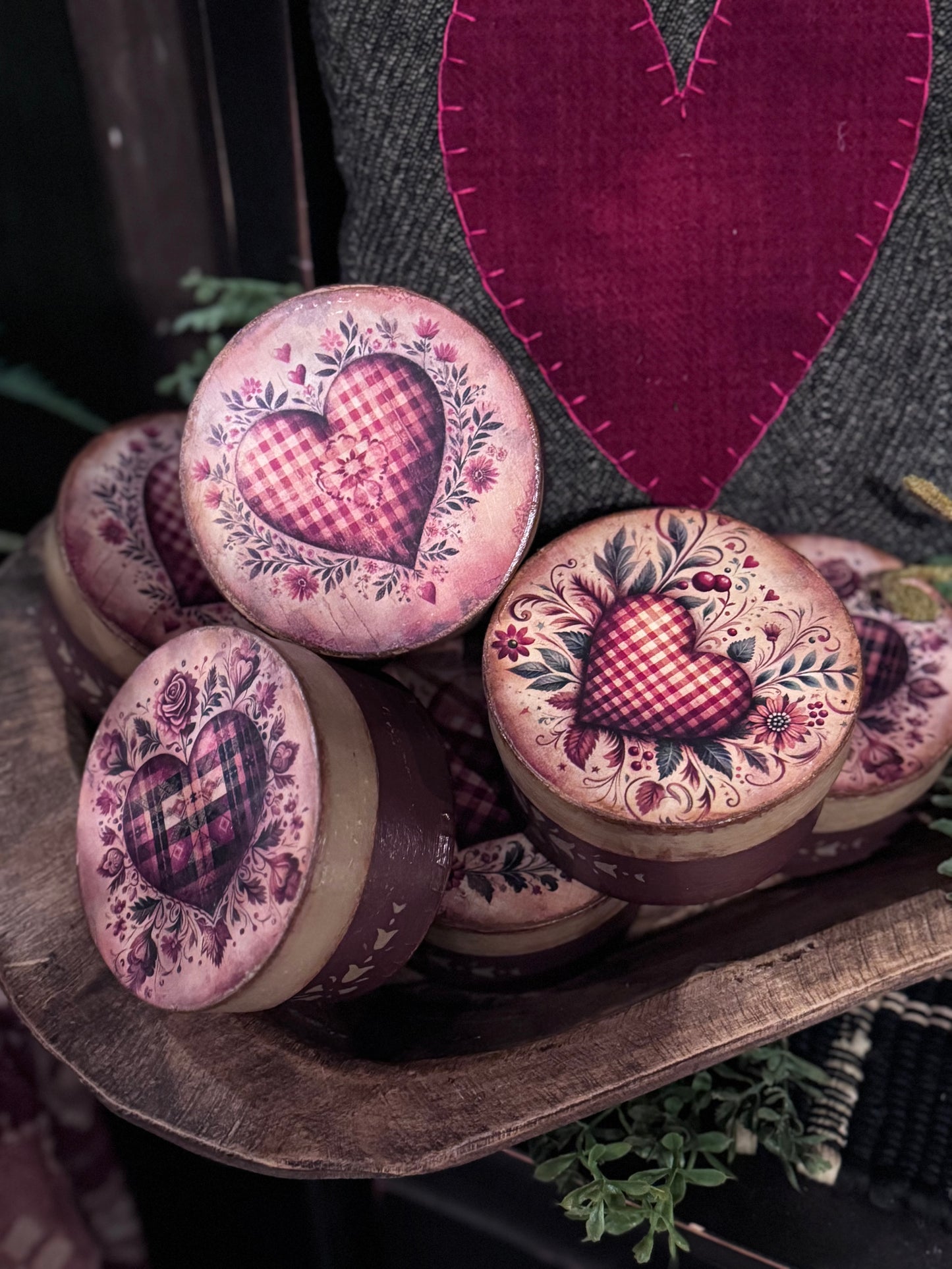Papier-mâché Heart Boxes Valentine’s Day￼
