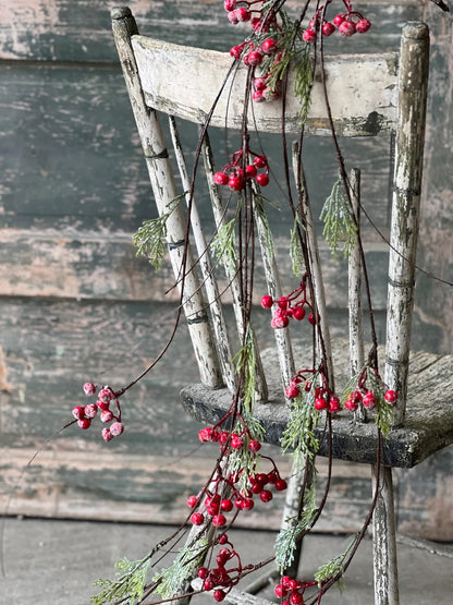 Icy Berry & Cedar Vine Winter