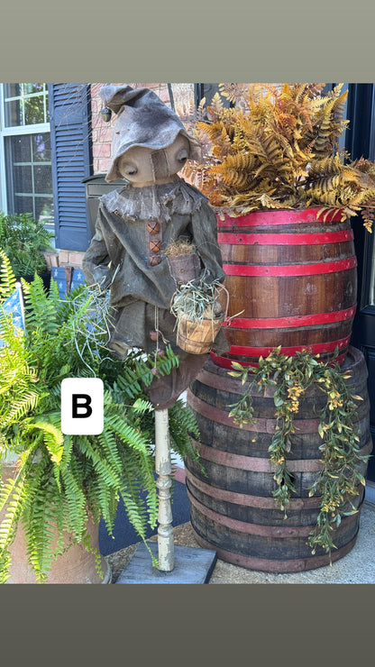 2 Chics Large Scarecrows