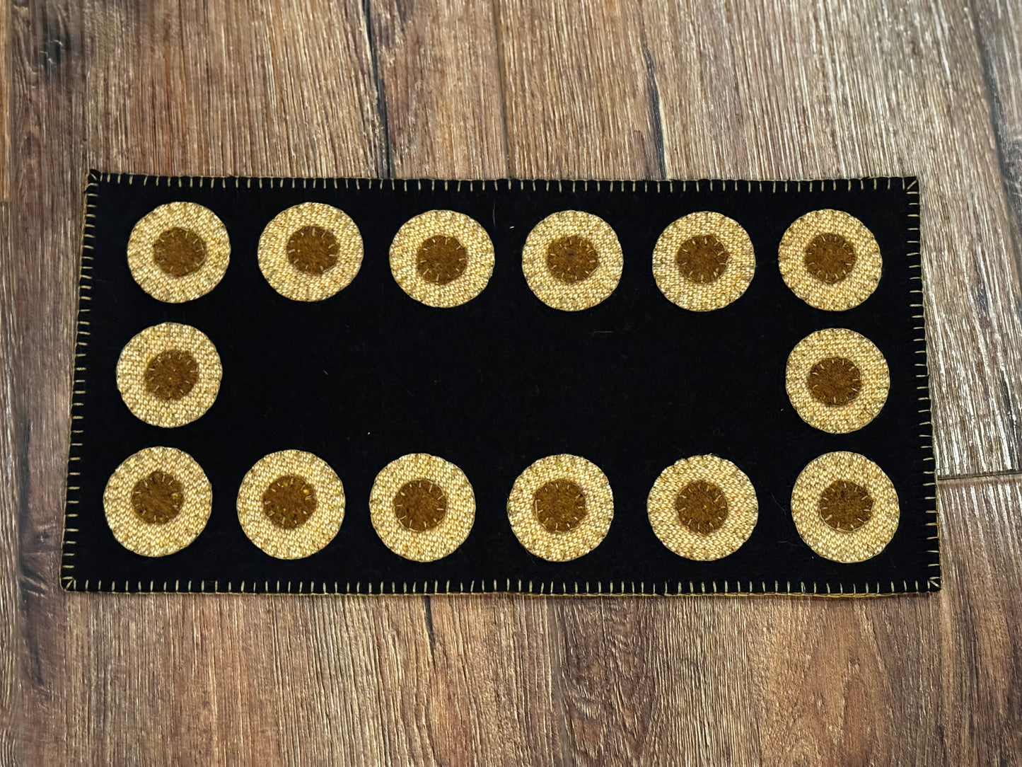 Handmade Wool Penny & Appliqué Runners