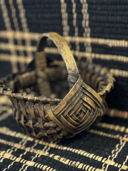 Primitive Small Egg Basket