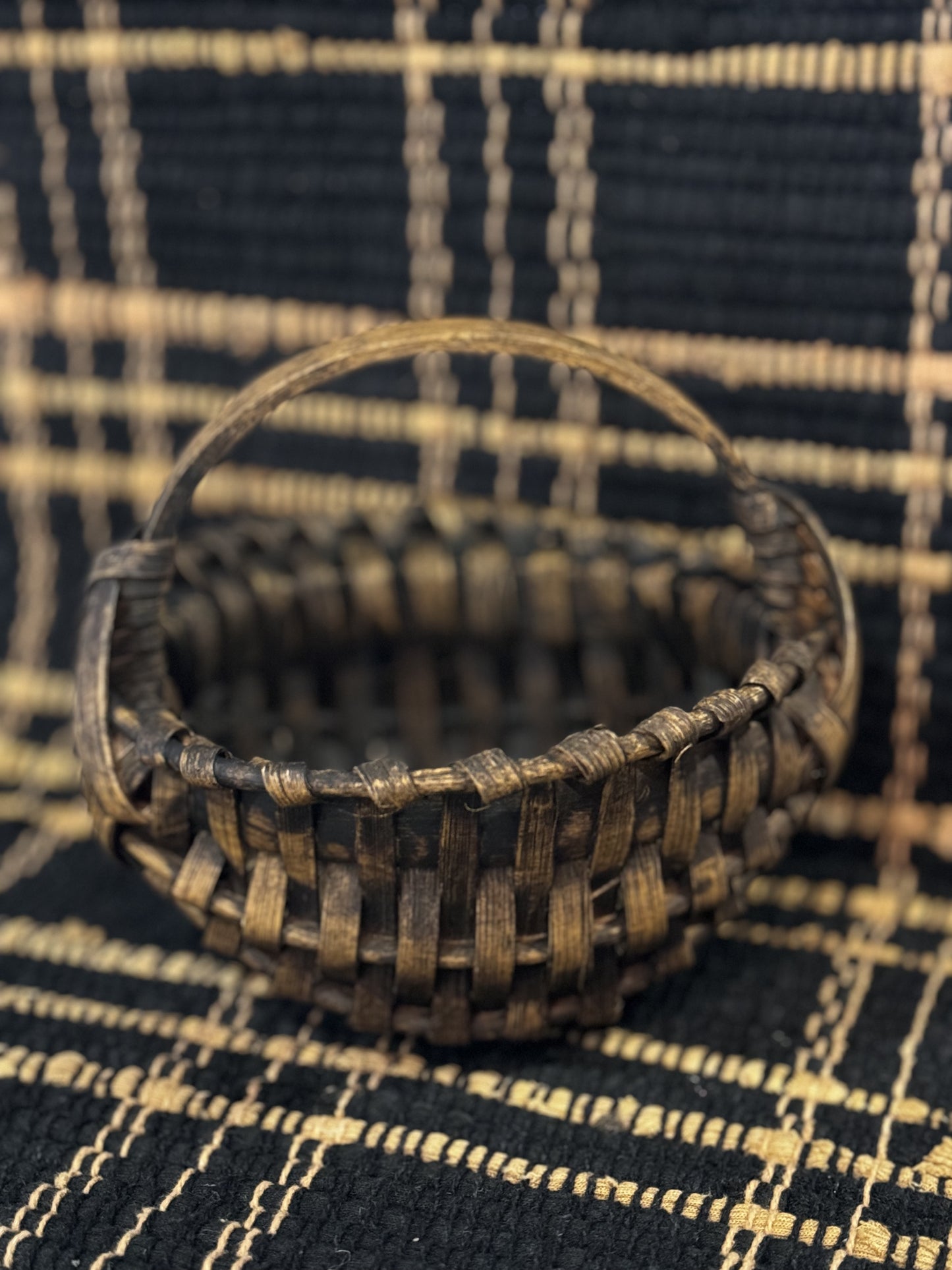 Primitive Small Egg Basket