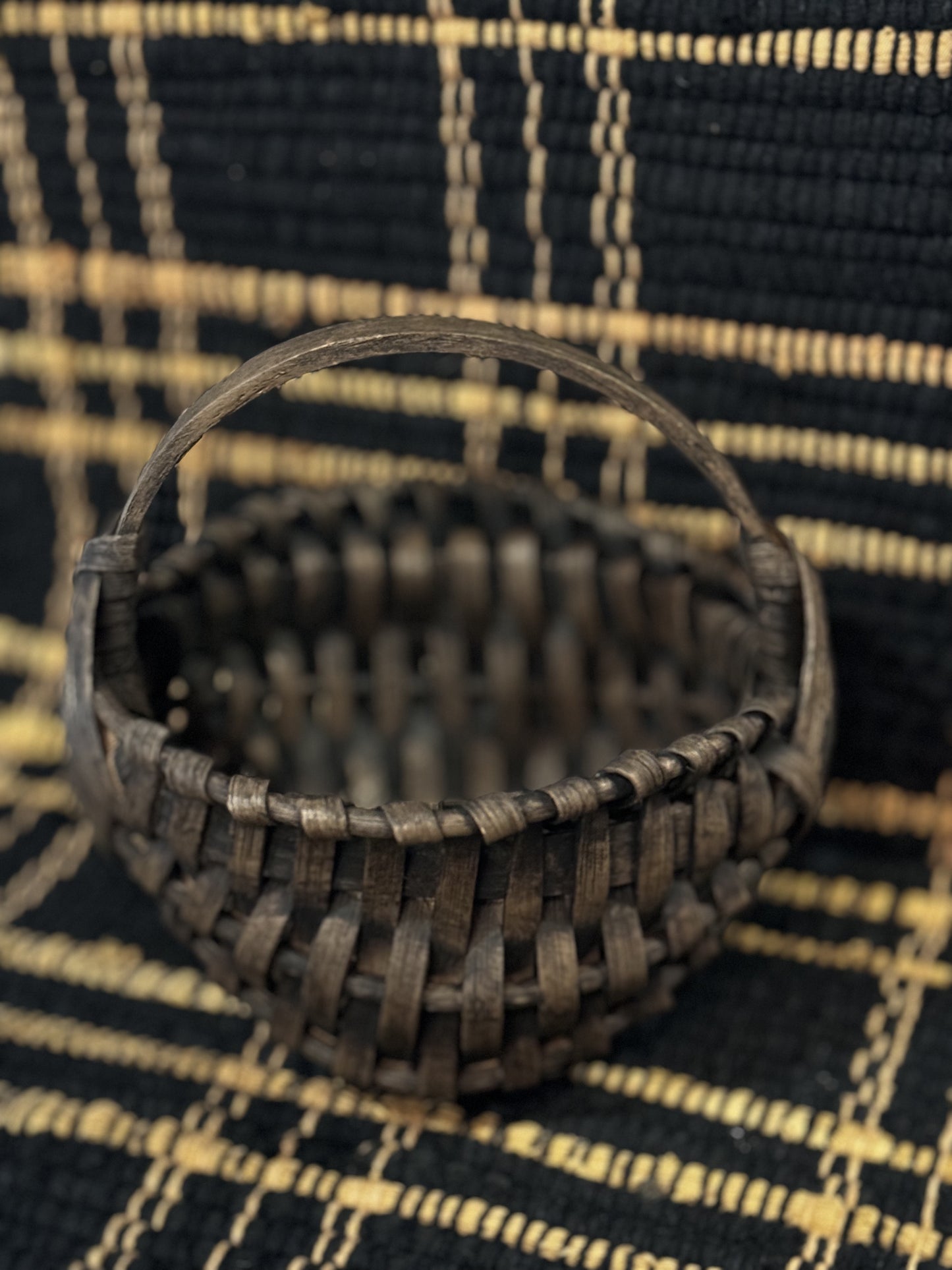 Primitive Small Egg Basket