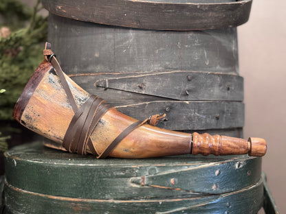 Flat Primer Horn with Wooden End and Plug