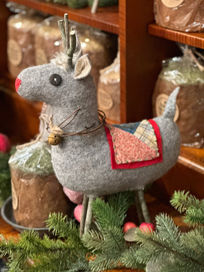 Little Deer w/Quilt Saddle