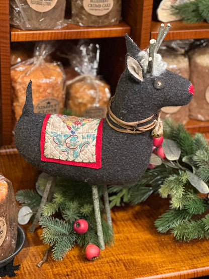 Little Deer w/Quilt Saddle