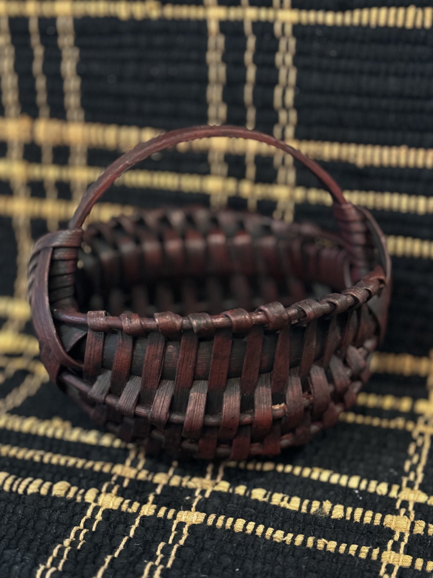 Primitive Small Egg Basket