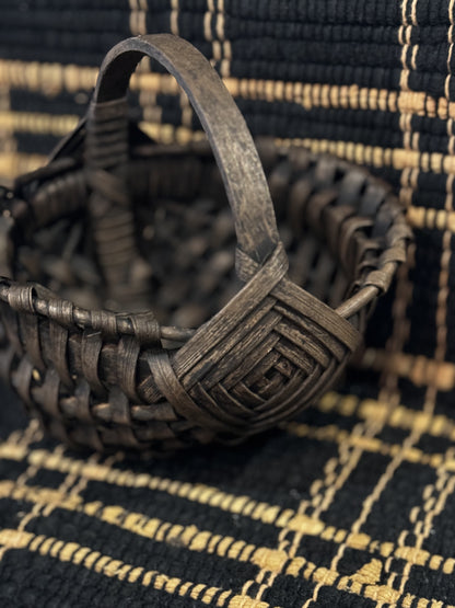 Primitive Small Egg Basket