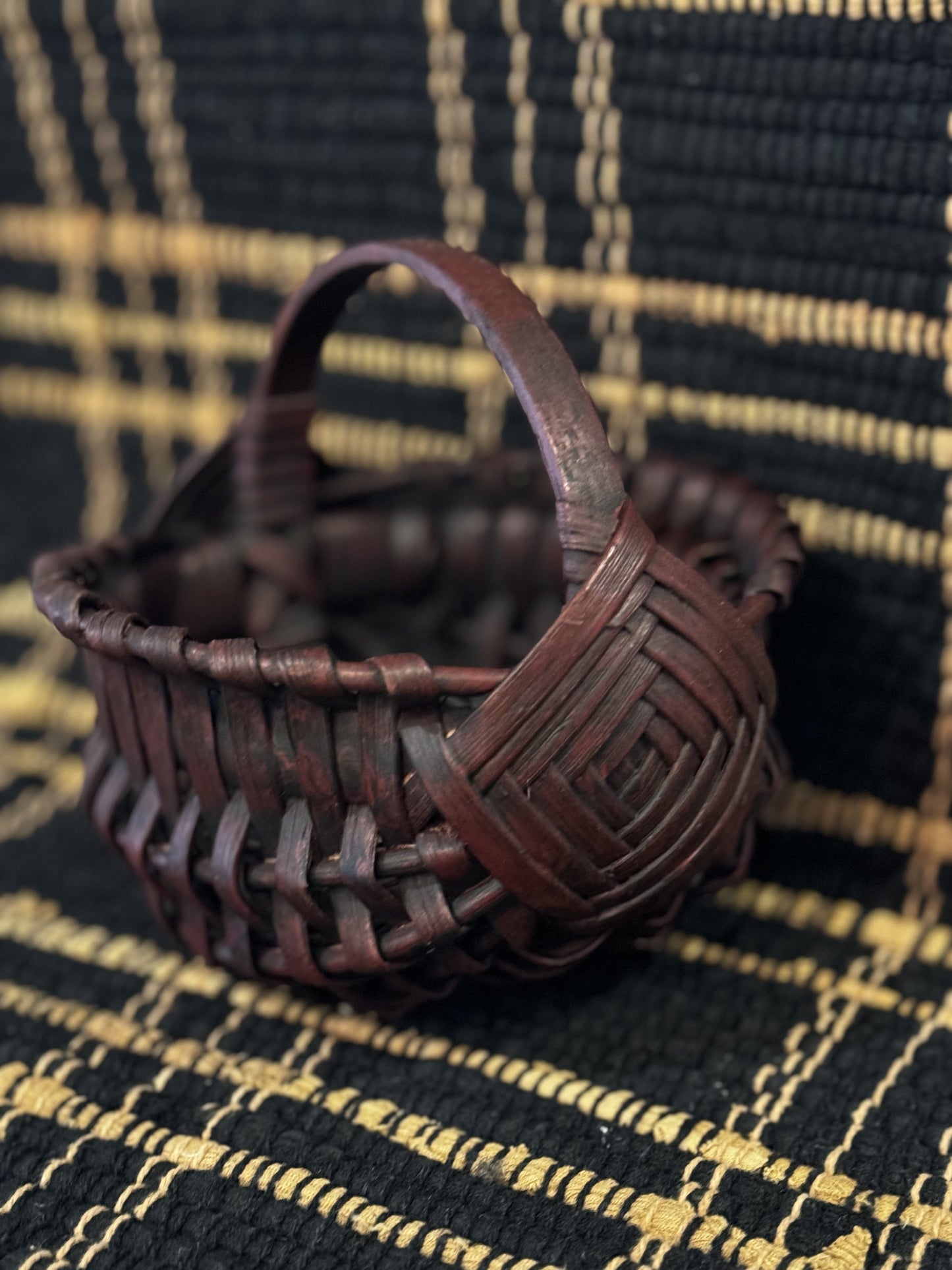 Primitive Small Egg Basket