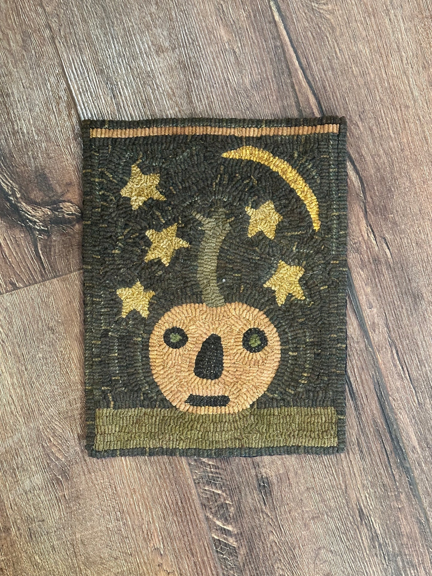 Rhonda’s Fall Hooked Rugs