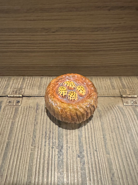 Shooner Nest 2 Figurine