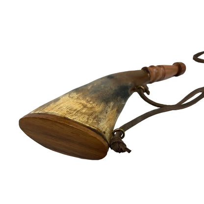 Flat Primer Horn with Wooden End and Plug