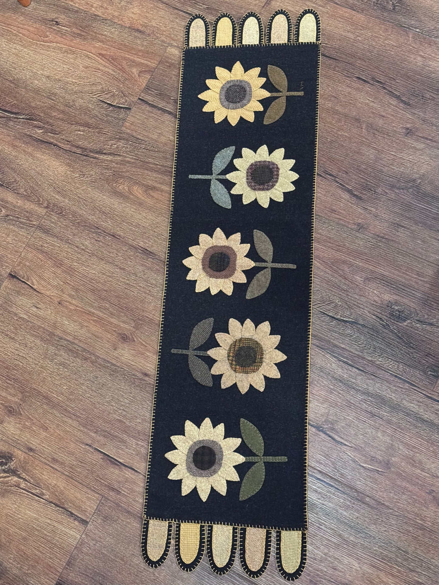 Wool Appliqué Fall Runners