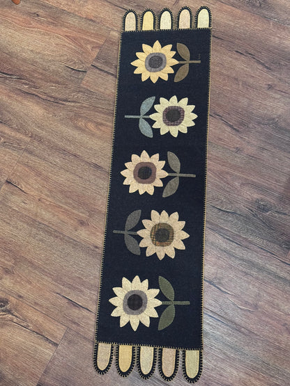 Wool Appliqué Fall Runners