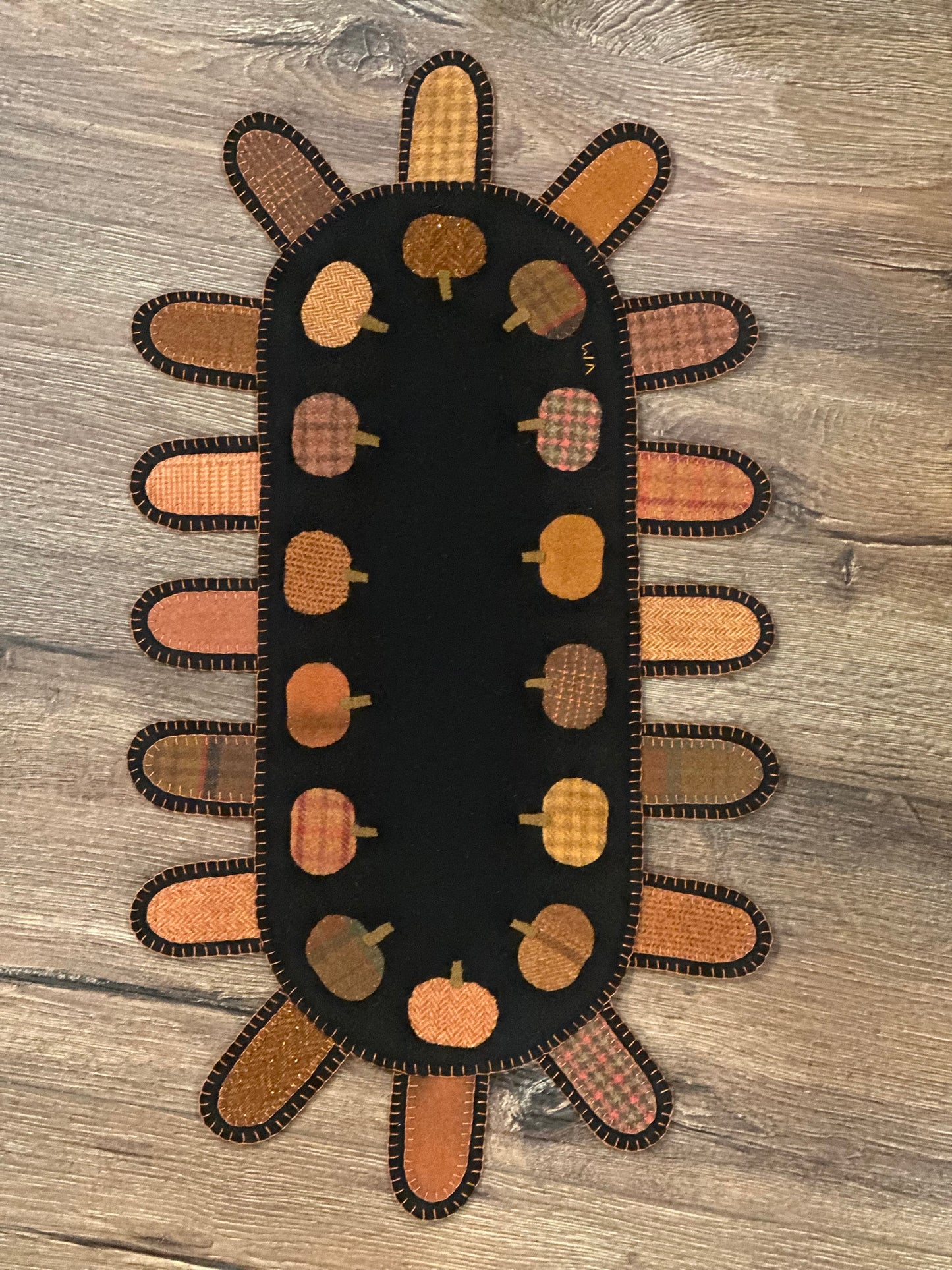 Wool Appliqué Fall Runners