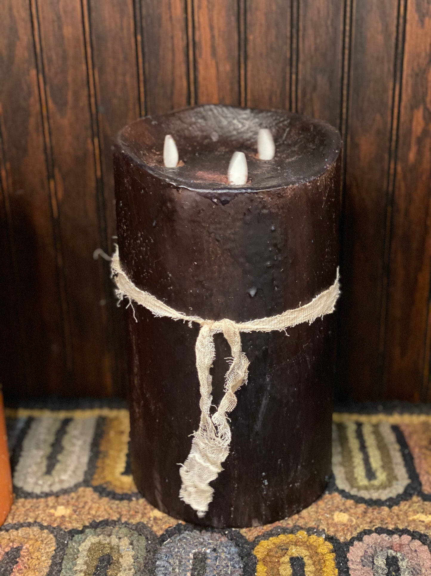 Primitive 3 Wick Moving Flame Candle