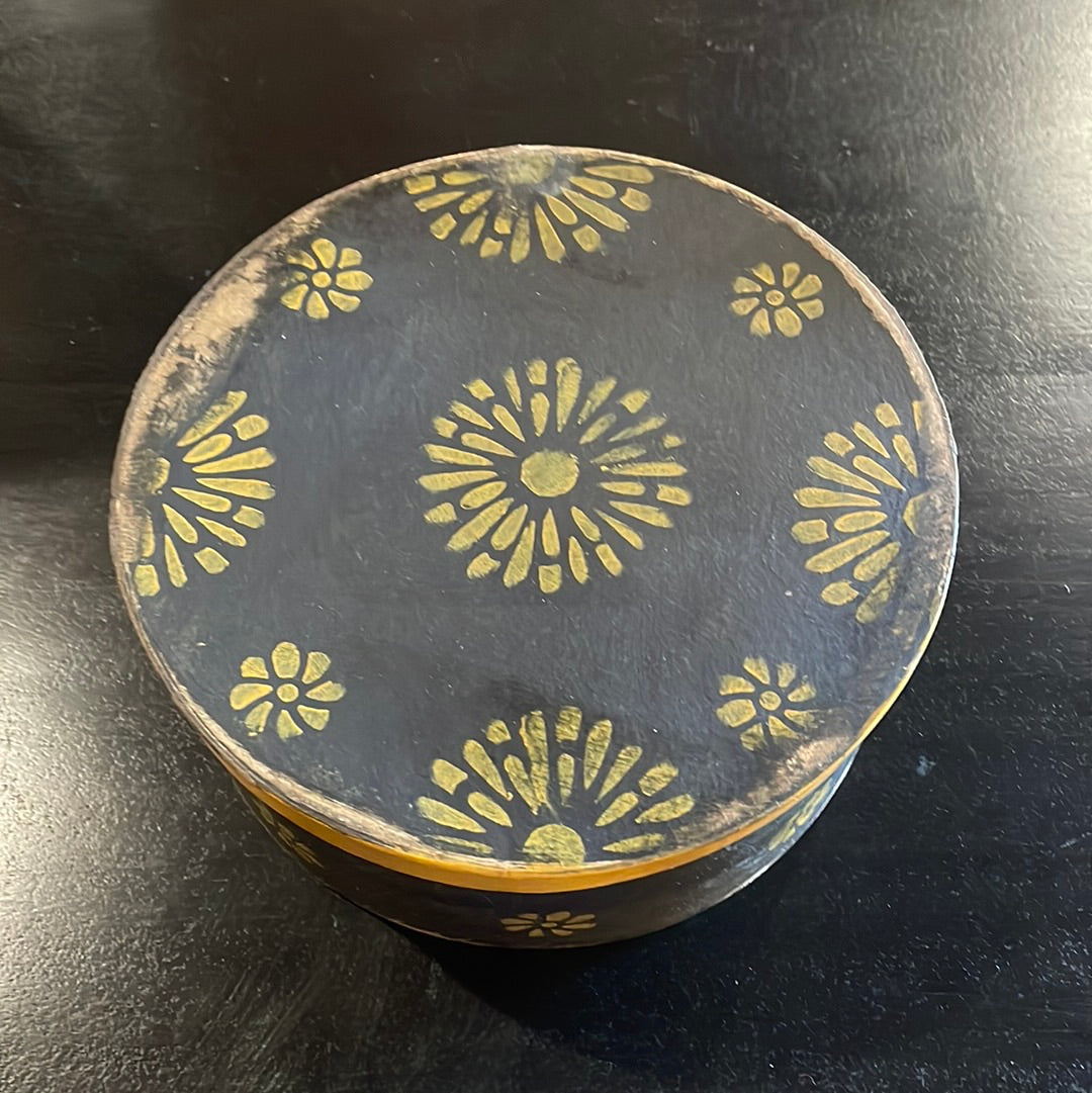 Paper-mâché 7.5” Round Box