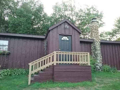 Olde Century Colors - Acrylic Latex Paint - Savanna Red 2035